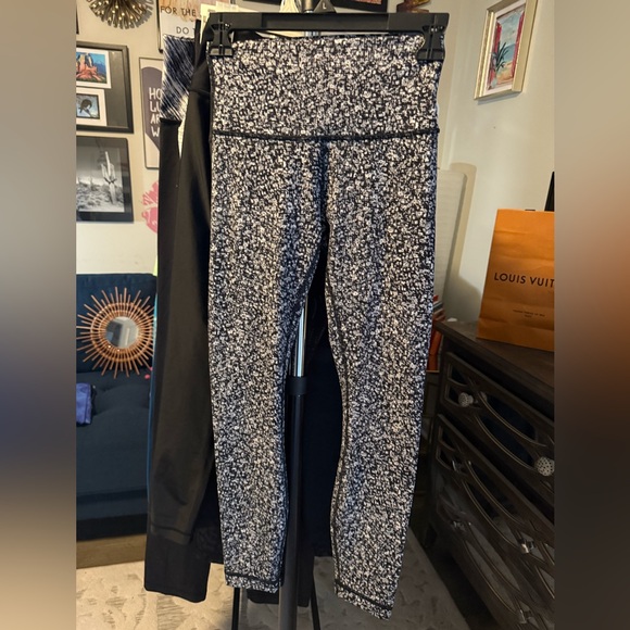 lululemon athletica Pants - Lululemon leggings Black and White pattern high rise size 4